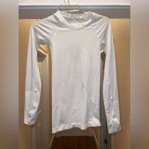 Lululemon Swiftly Tech white long sleeve size 0 hip length